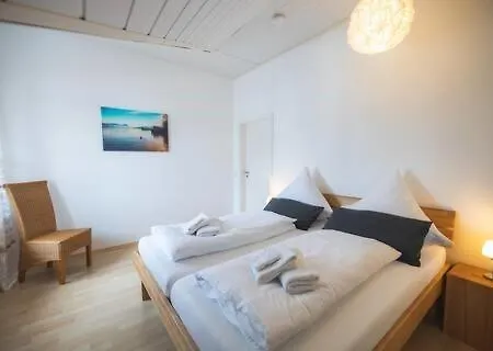 Lavendel Im Gemuetlichen Gaestehaus Benedikt * Friedrichshafen
